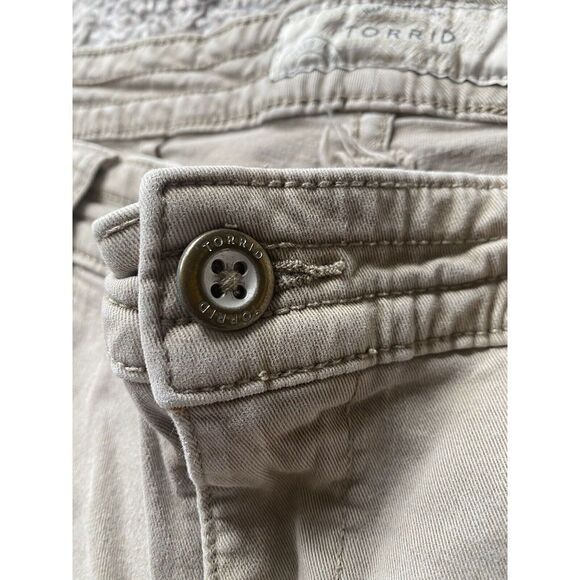Torrid 22 KhakiDenim Shorts Womens 22 Cotton Blend Casual Hiking - Picture 4 of 10